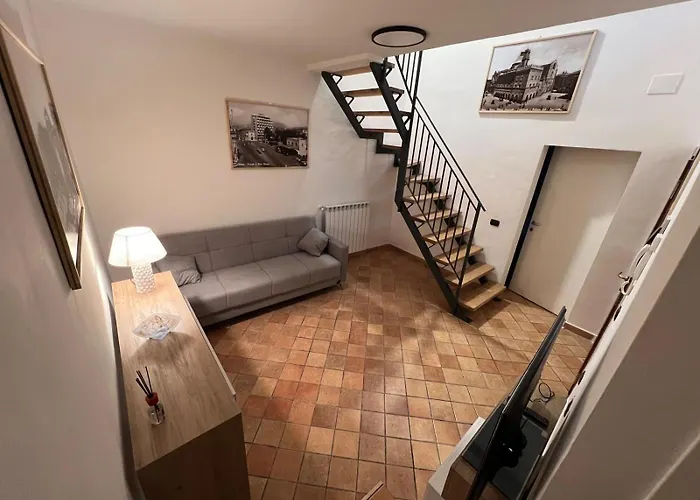 Nel Centro Storico - Relax E Comfort - Locazione Turistica Via Della Rosa 13 * Foligno